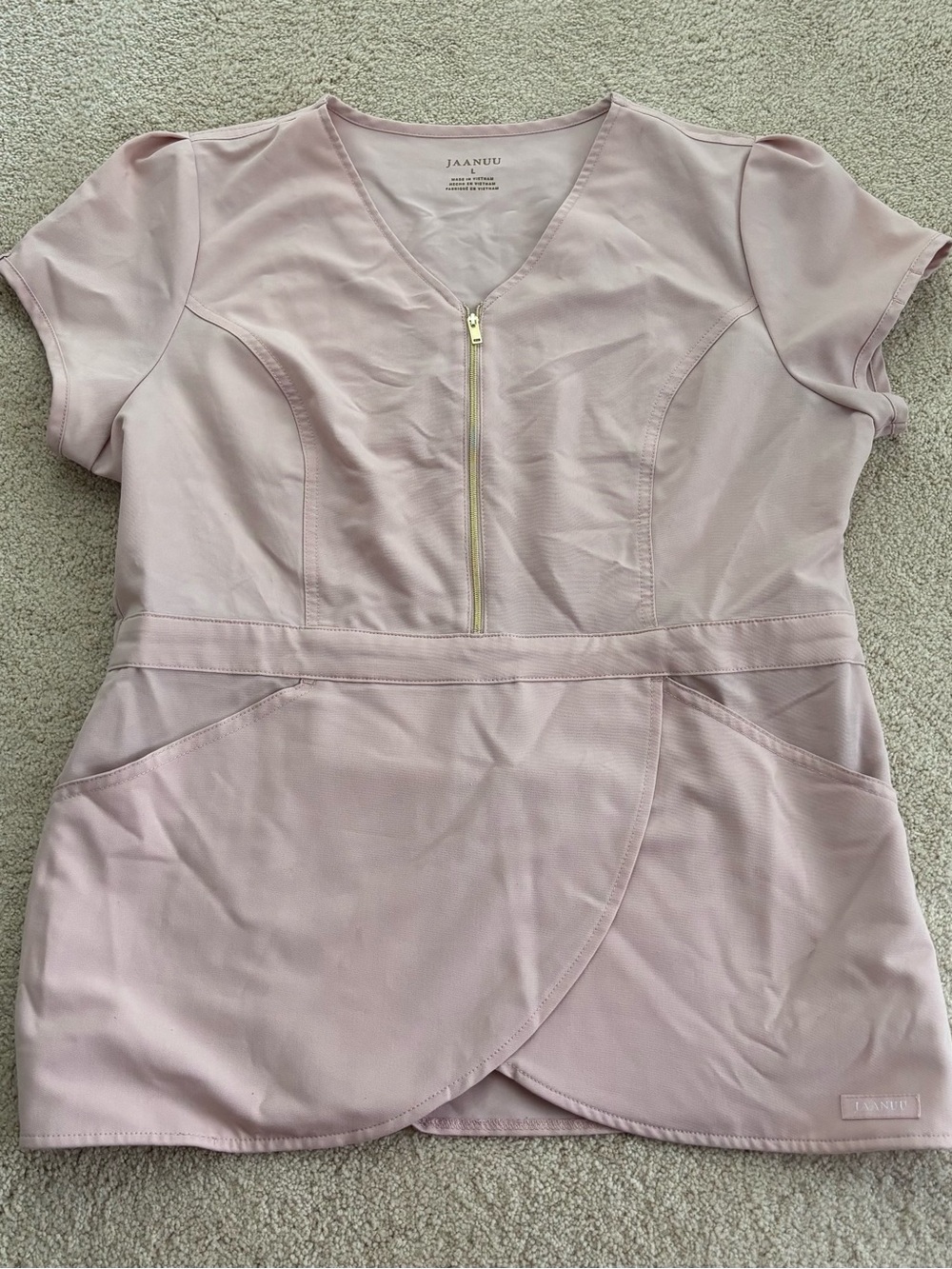 Jaanuu Women’s V-Neck Zipper Blushing Pink Scrub Top Size Large
